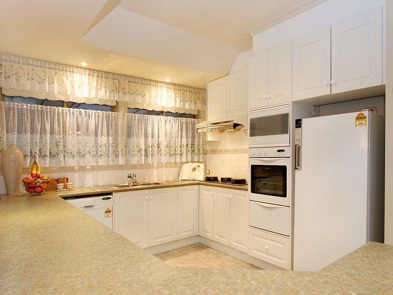 53 Avendon Boulevard, Glen Waverley VIC 3150