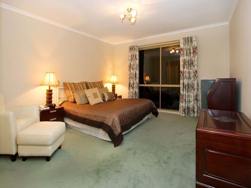 53 Avendon Boulevard, Glen Waverley VIC 3150