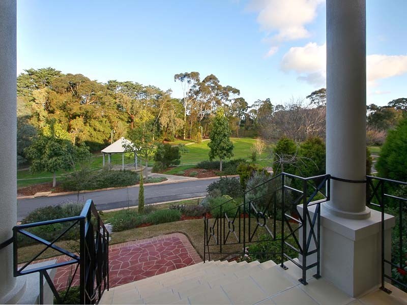 53 Avendon Boulevard, Glen Waverley VIC 3150