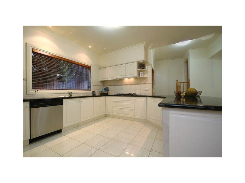34 Arlington Drive, Glen Waverley VIC 3150