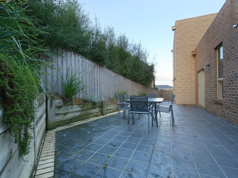34 Arlington Drive, Glen Waverley VIC 3150