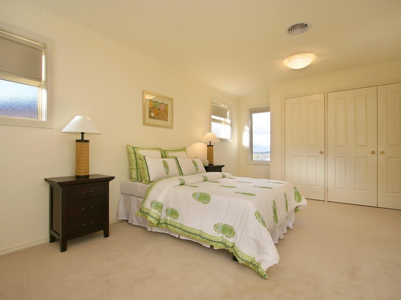 34 Arlington Drive, Glen Waverley VIC 3150