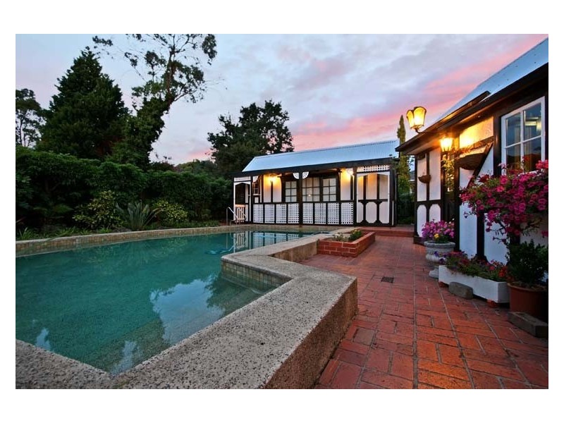 4 Azalea Court, Wheelers Hill VIC 3150