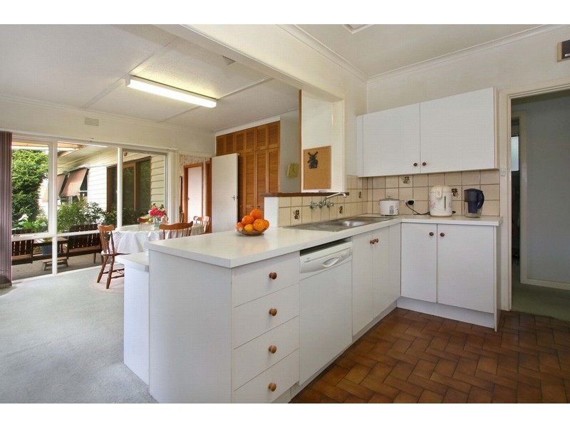 66 Bogong Avenue, Glen Waverley VIC 3150