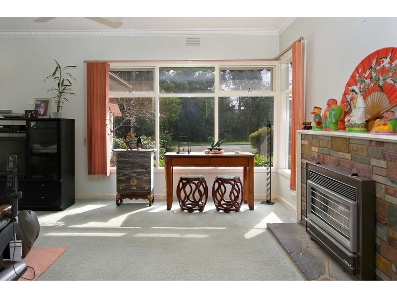 66 Bogong Avenue, Glen Waverley VIC 3150