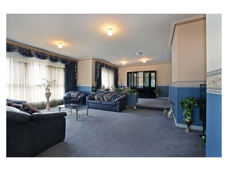 1 Denton Drive, Endeavour Hills VIC 3802