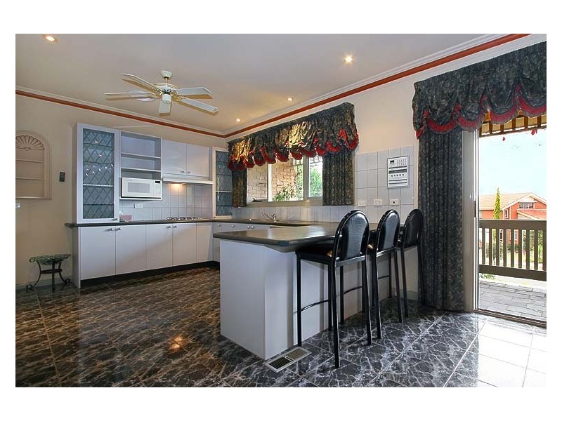 1 Denton Drive, Endeavour Hills VIC 3802