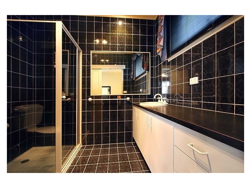 1 Denton Drive, Endeavour Hills VIC 3802