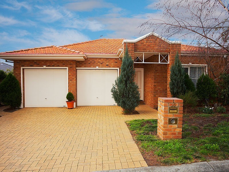 26 Silverwood Way, Glen Waverley VIC 3150