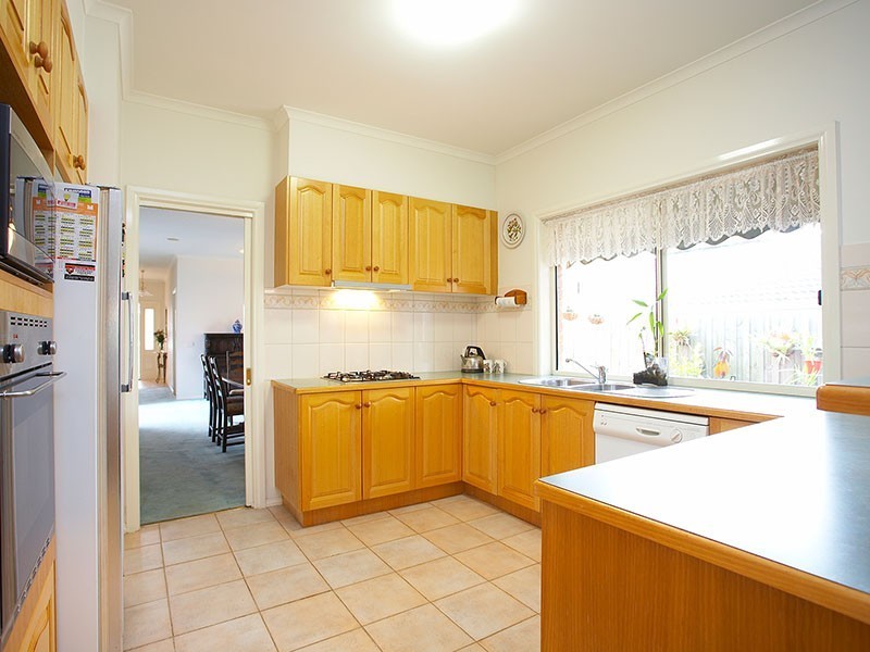 26 Silverwood Way, Glen Waverley VIC 3150