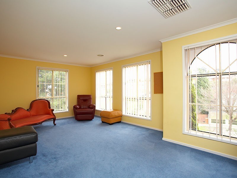 16 Frangipani Close, Endeavour Hills VIC 3802