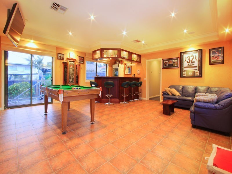 12 Chasta Cres, Mitcham VIC 3132