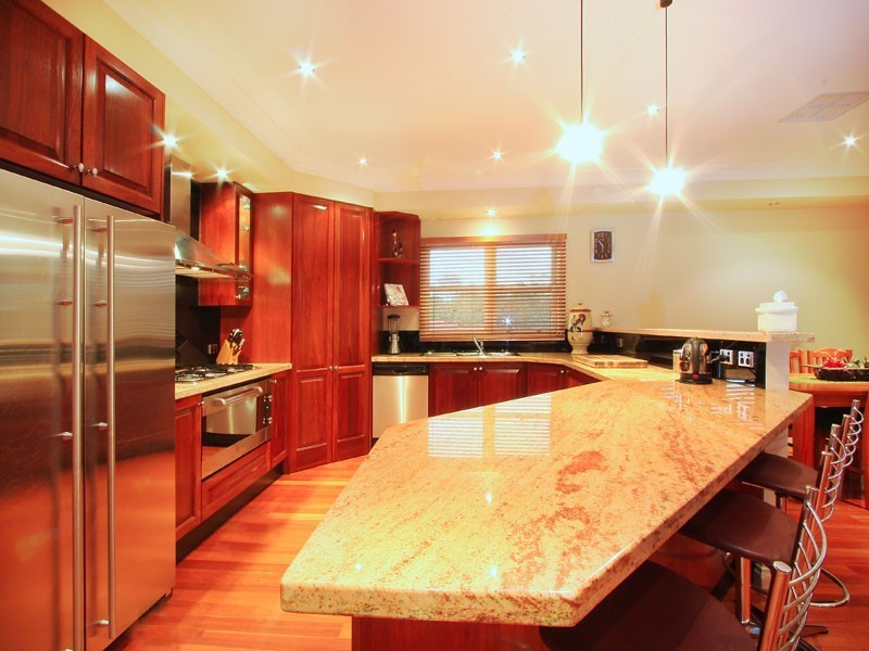 12 Chasta Cres, Mitcham VIC 3132