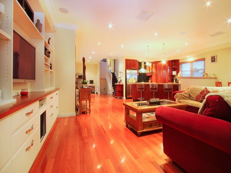 12 Chasta Cres, Mitcham VIC 3132