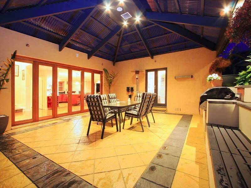 12 Chasta Cres, Mitcham VIC 3132