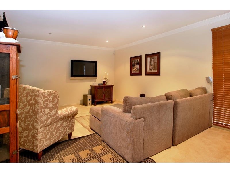 10 Holmes Way, Glen Waverley VIC 3150