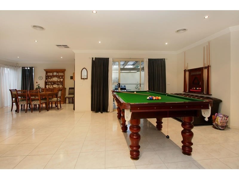 10 Holmes Way, Glen Waverley VIC 3150