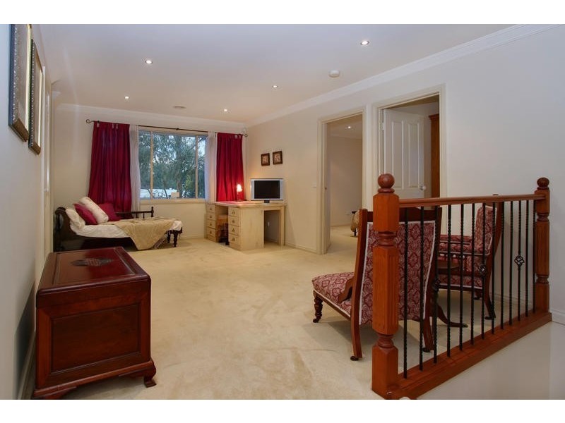 10 Holmes Way, Glen Waverley VIC 3150