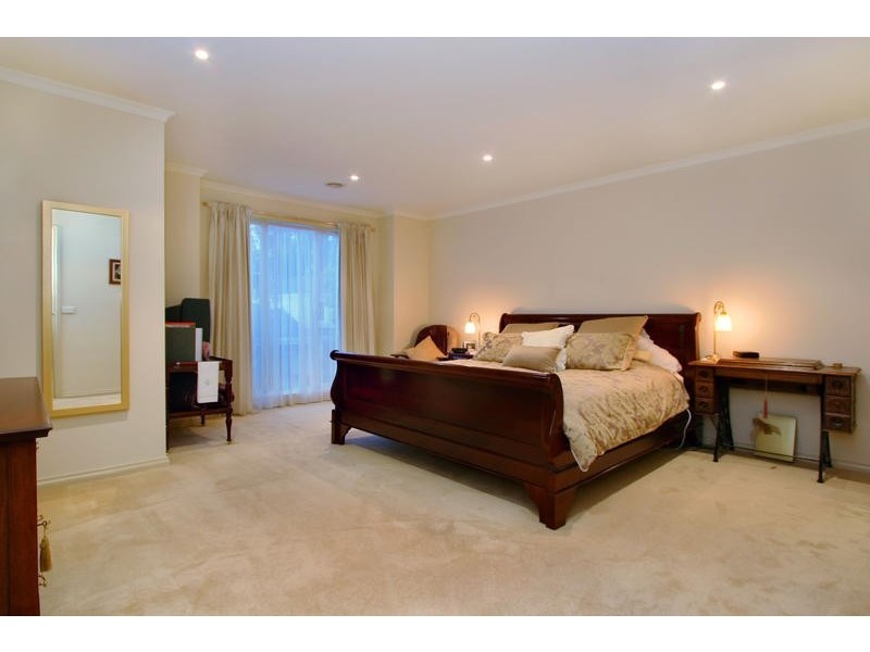 10 Holmes Way, Glen Waverley VIC 3150