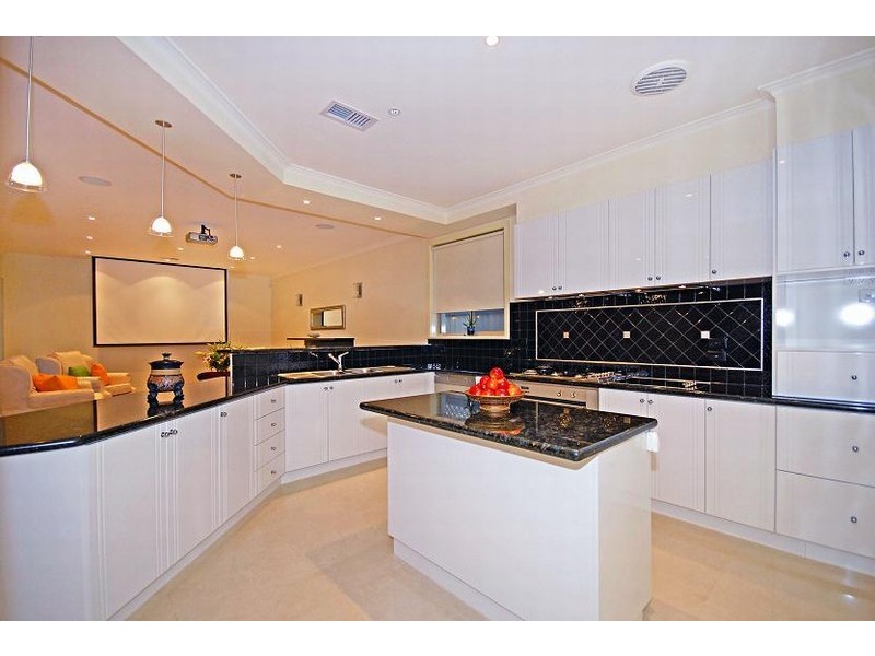 29 Bunker Cres, Glen Waverley VIC 3150