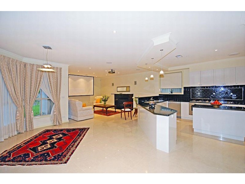 29 Bunker Cres, Glen Waverley VIC 3150