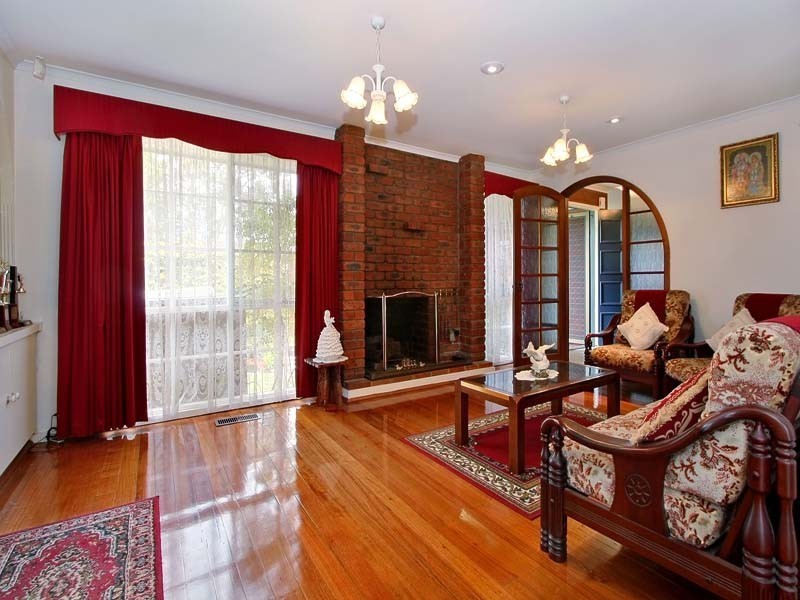 45 Chivalry Ave, Glen Waverley VIC 3150