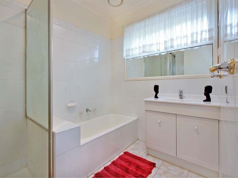 45 Chivalry Ave, Glen Waverley VIC 3150