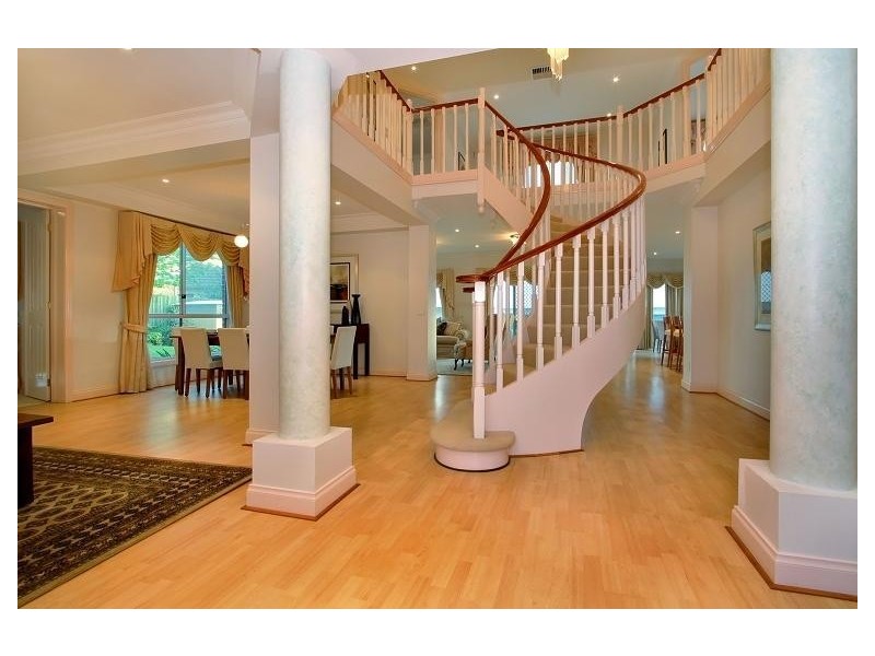 2 Avendon Blvd, Glen Waverley VIC 3150