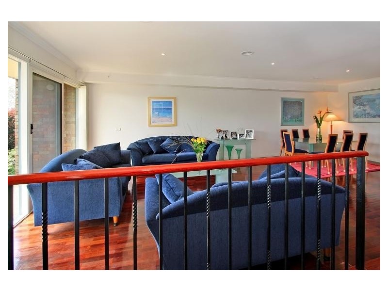 25 Herriotts Boulevard, Glen Waverley VIC 3150