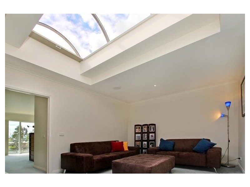 25 Herriotts Boulevard, Glen Waverley VIC 3150