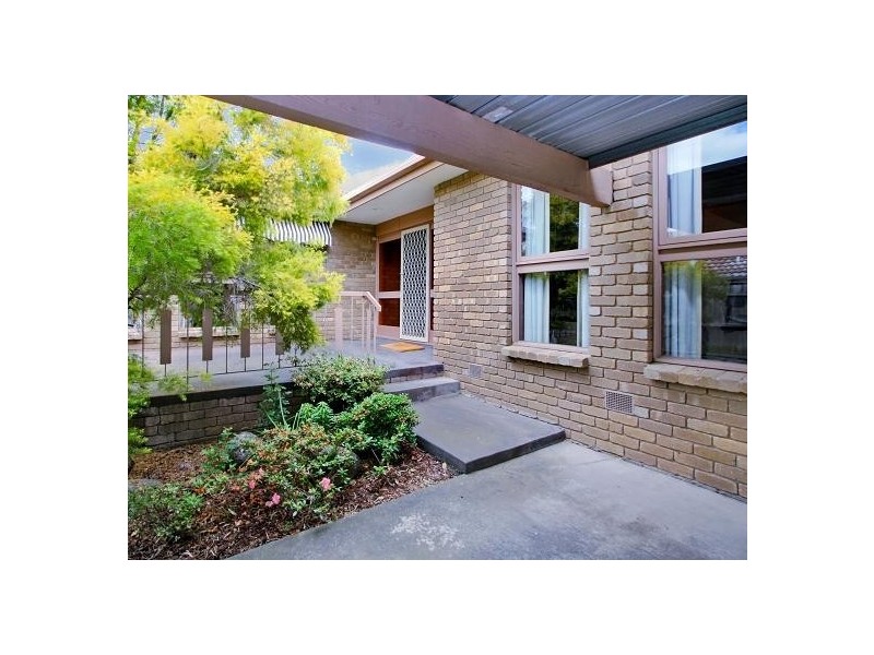 56 Chivalry Ave, Glen Waverley VIC 3150