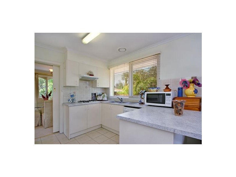 2 Russlie Court, Glen Waverley VIC 3150