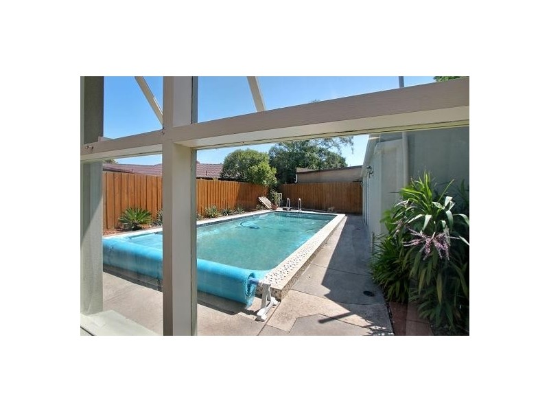 2 Russlie Court, Glen Waverley VIC 3150