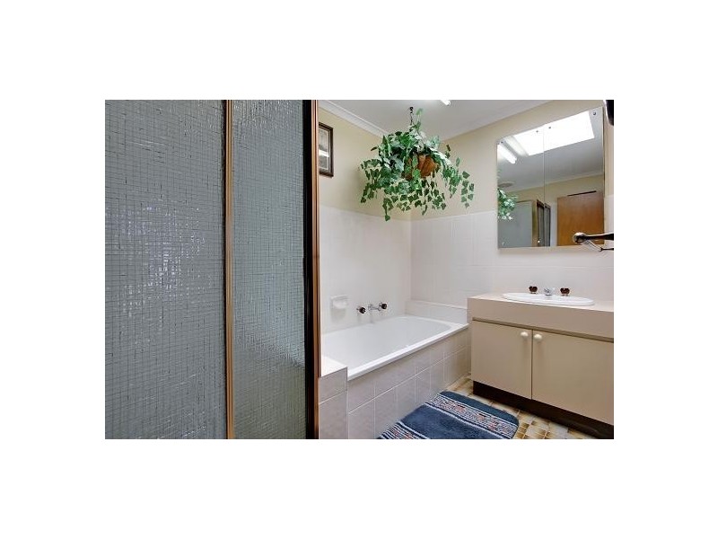 5/11 Redhill Ave, Burwood East VIC 3151