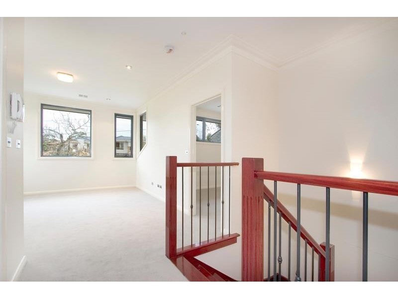 2/294 Blackburn Road, Glen Waverley VIC 3150