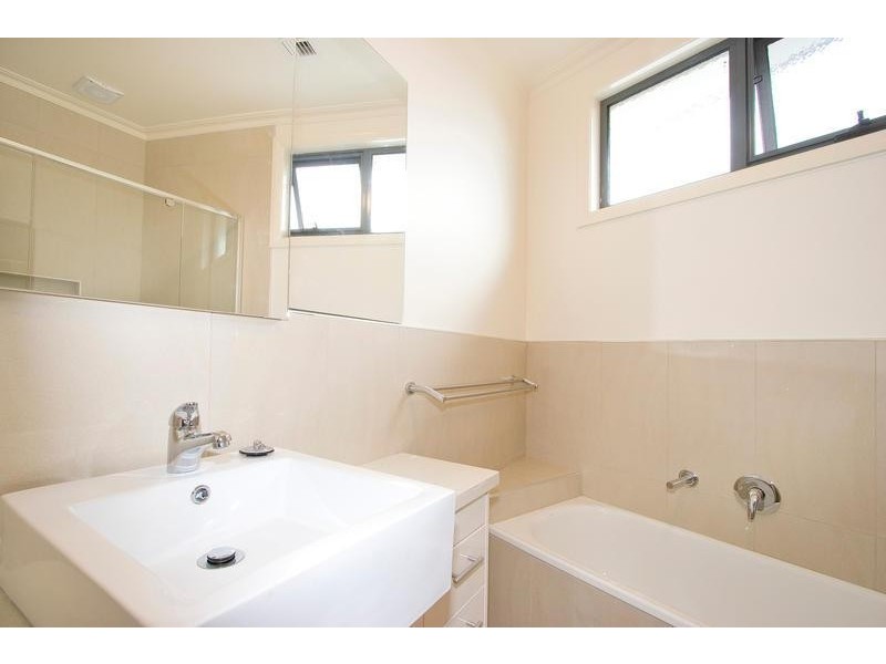 2/294 Blackburn Road, Glen Waverley VIC 3150