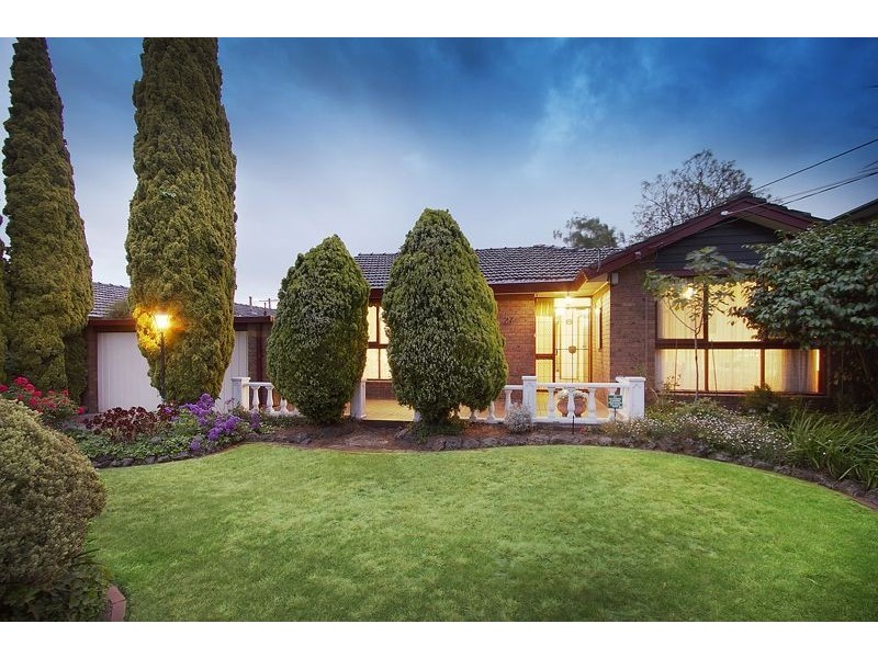 27 Ainslie Drive, Wheelers Hill VIC 3150