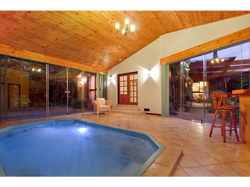 27 Ainslie Drive, Wheelers Hill VIC 3150