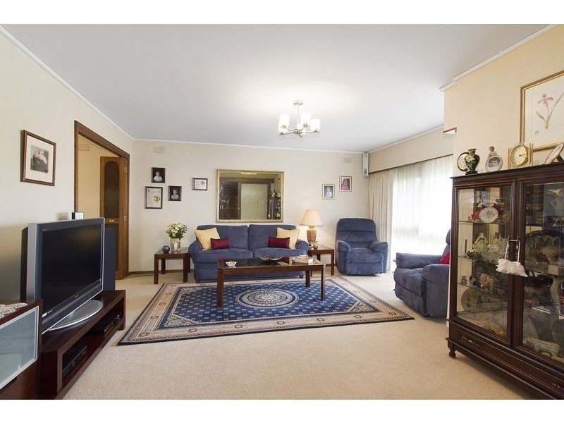 38 Maylands Crescent, Glen Waverley VIC 3150