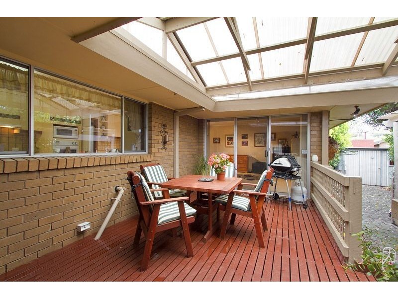 38 Maylands Crescent, Glen Waverley VIC 3150