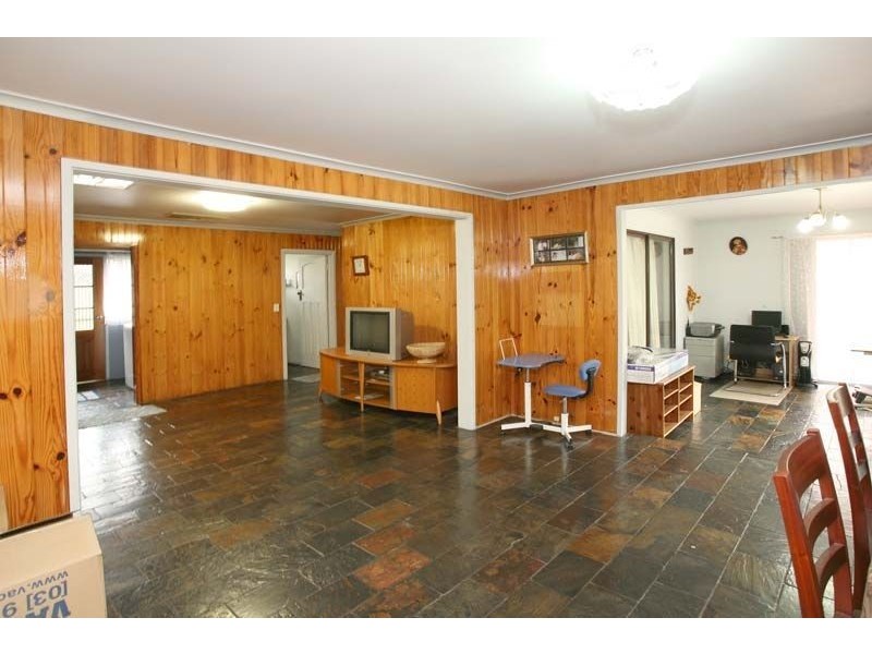 107 King Arthur Drive, Glen Waverley VIC 3150