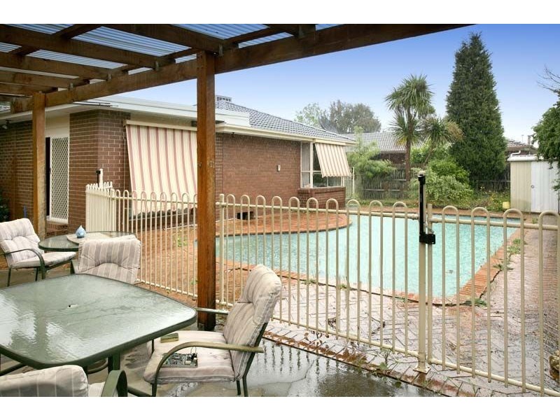 107 King Arthur Drive, Glen Waverley VIC 3150