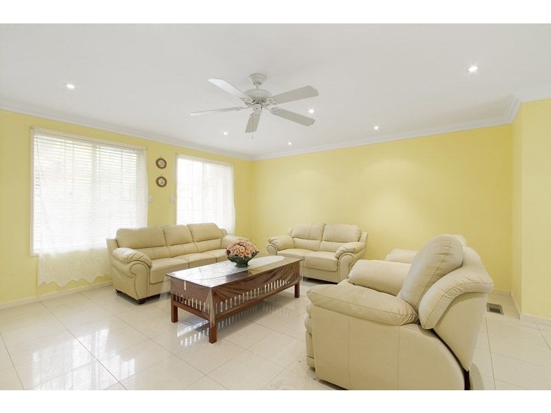 44 Maylands Crescent, Glen Waverley VIC 3150