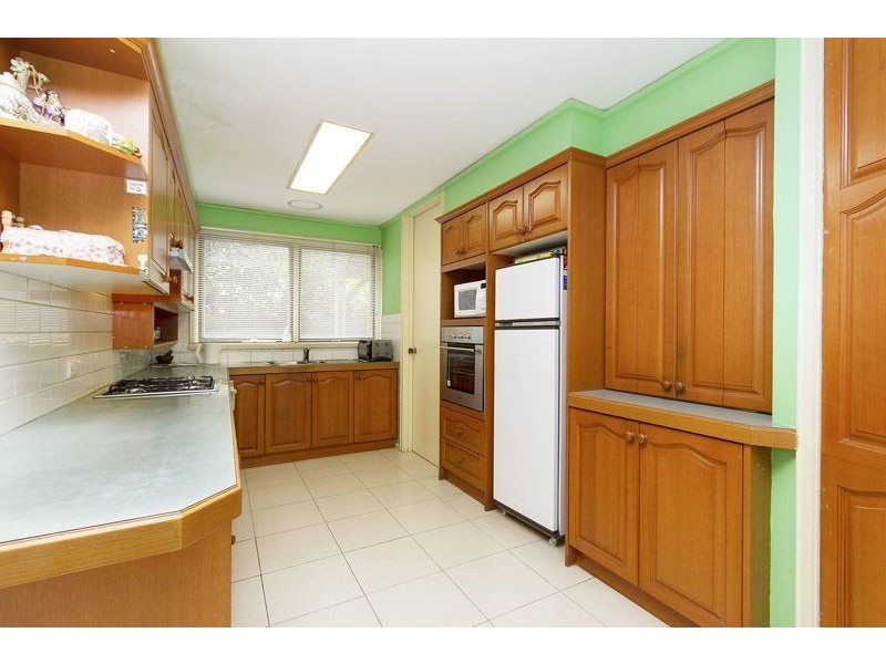 44 Maylands Crescent, Glen Waverley VIC 3150