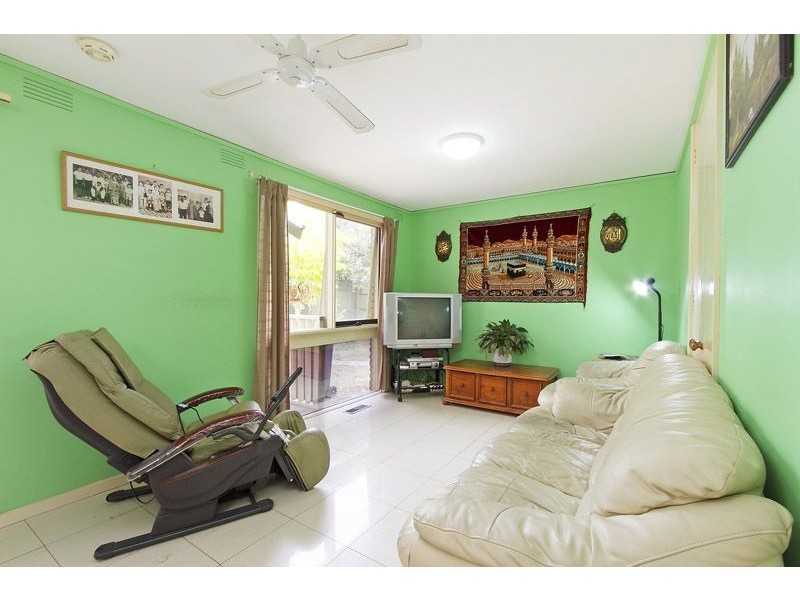 44 Maylands Crescent, Glen Waverley VIC 3150