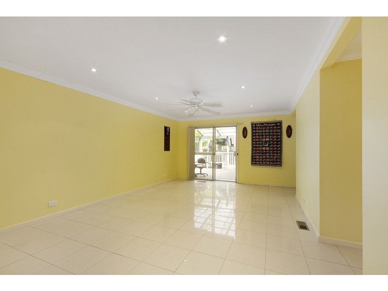 44 Maylands Crescent, Glen Waverley VIC 3150