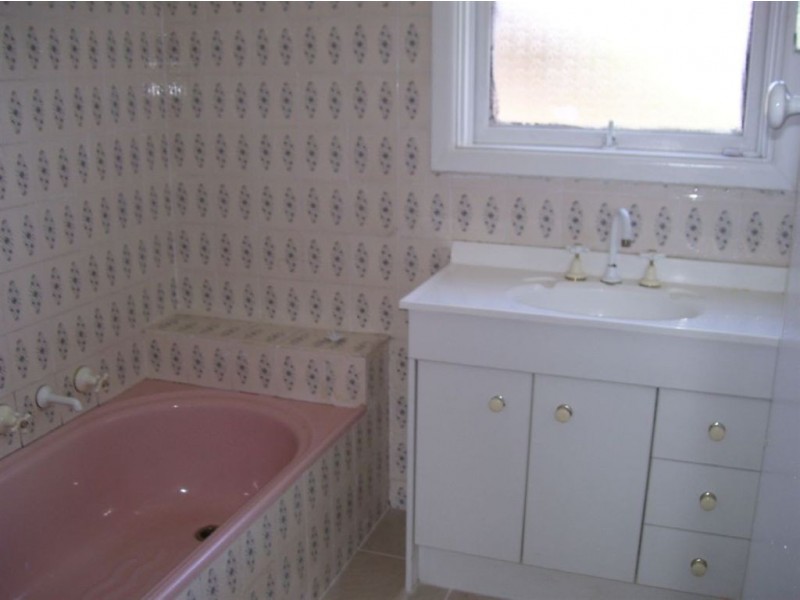 19A Longbourne Avenue, Notting Hill VIC 3168