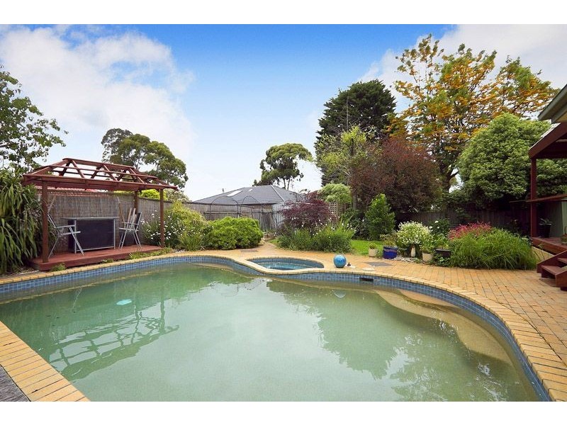 6 Plymouth Street, Glen Waverley VIC 3150