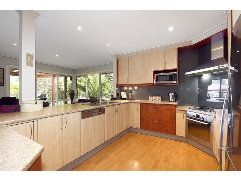 6 Plymouth Street, Glen Waverley VIC 3150