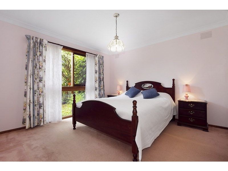 98 Mary Avenue, Wheelers Hill VIC 3150